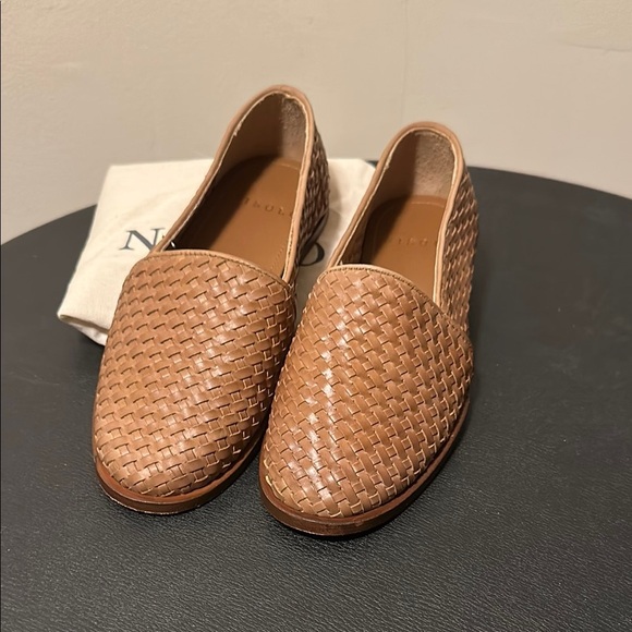 Nisolo Tan Woven Mules - Picture 2 of 8